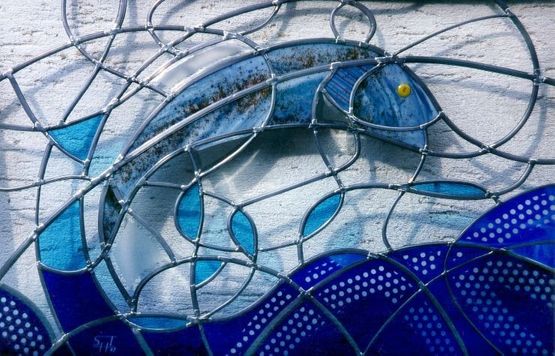 Kunstverglasung mit Fischmotiv