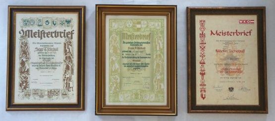 Bilderrahmen mit Meisterbriefe
